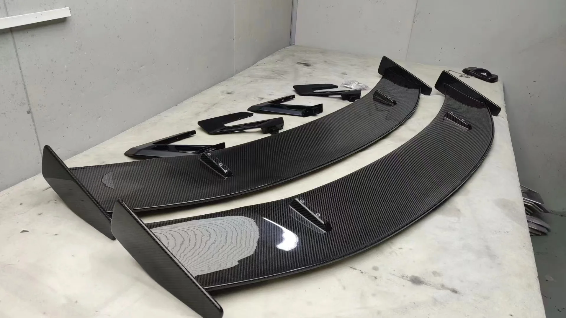 2016-2018 Audi R8 Full Dry Carbon Aerodynamics kit - Image 26