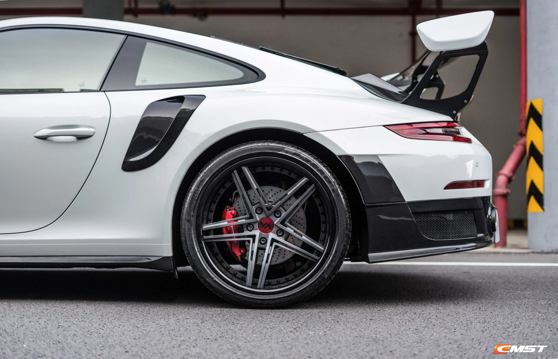 CMST Carbon Fiber Rear Bumper & Diffuser for Porsche 991.1 991.2 GT2RS (2012-2018) - Image 10