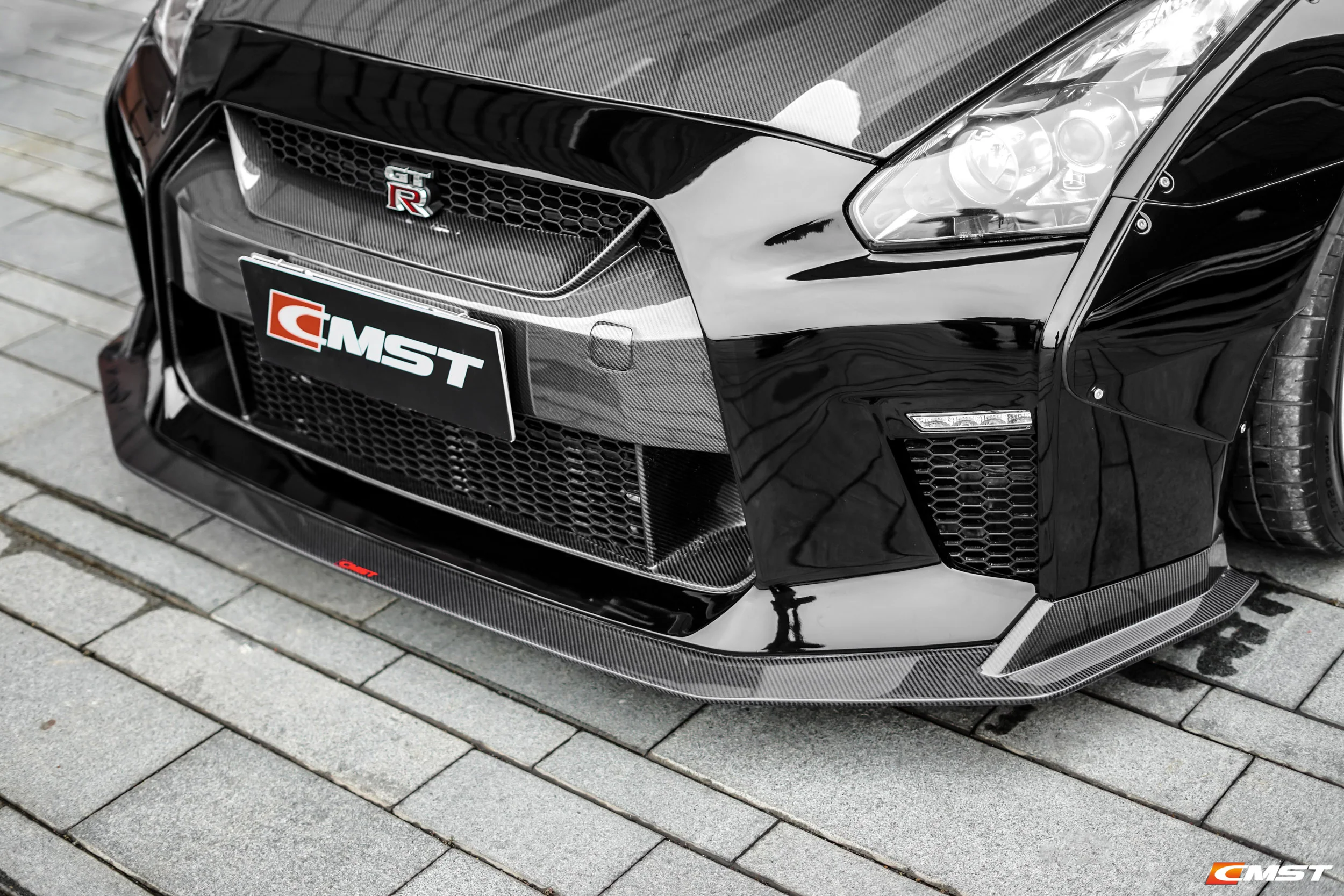 CMST Tuning  Facelift Conversion Partial Carbon Fiber Full Body Kit for Nissan GTR GT-R R35 2008-2016 - Image 28