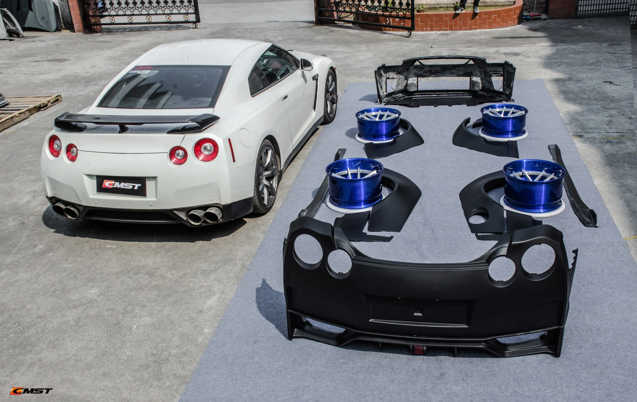 CMST Tuning  Facelift Conversion Partial Carbon Fiber Full Body Kit for Nissan GTR GT-R R35 2008-2016 - Image 35