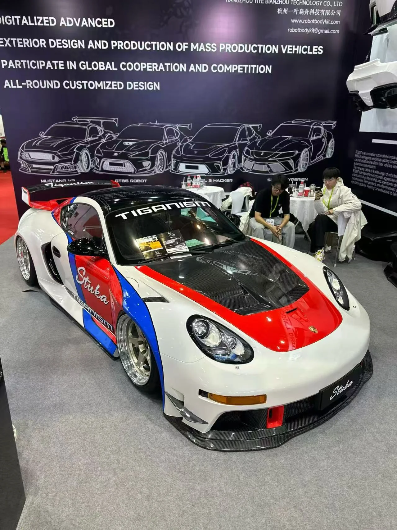 Robot Porsche 987.2 (2009–2012) Cayman / Boxter FRP & Partial Carbon Bonnet - Image 5