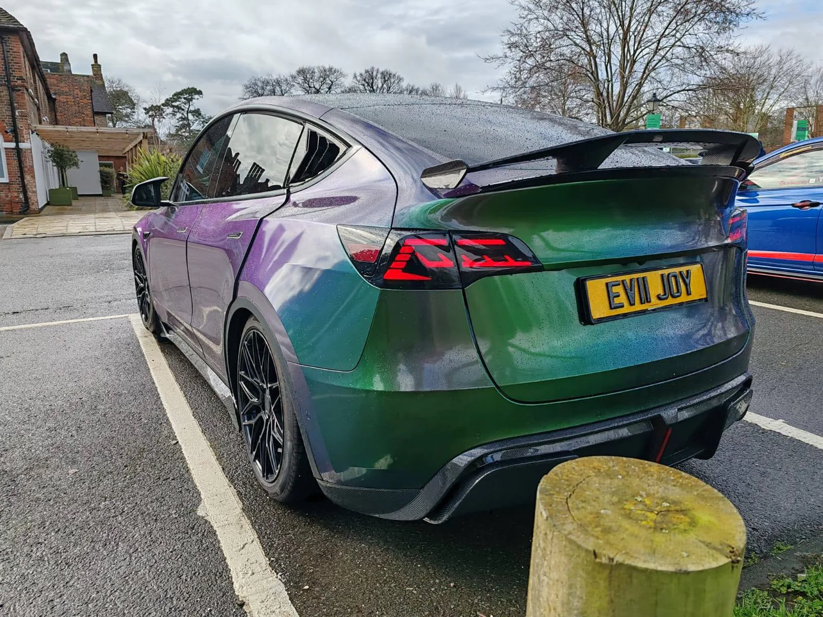 Robot Tesla Model Y Narrow Bodykit "Hydrogen" - Image 10