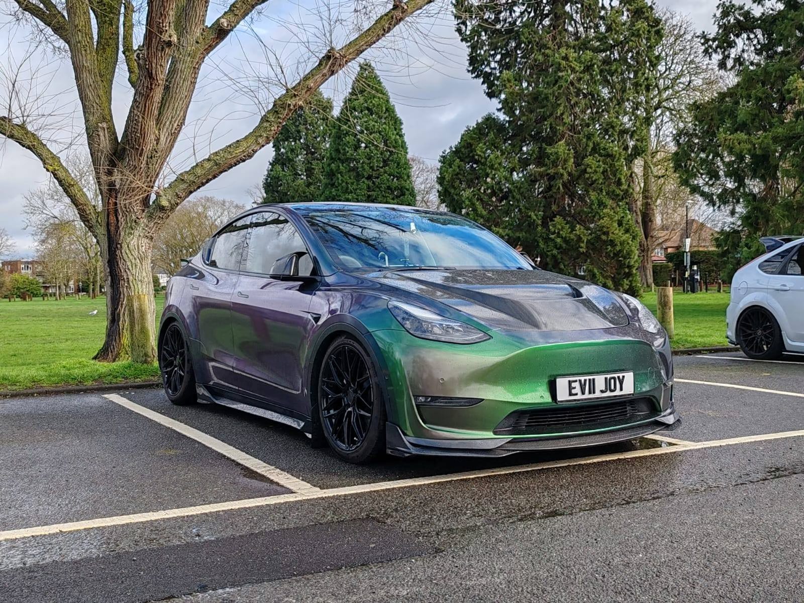 Robot Tesla Model Y Narrow Bodykit "Hydrogen" - Image 12